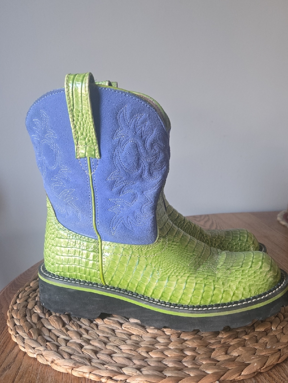 RARE Ariat Womens Cowboy Boots